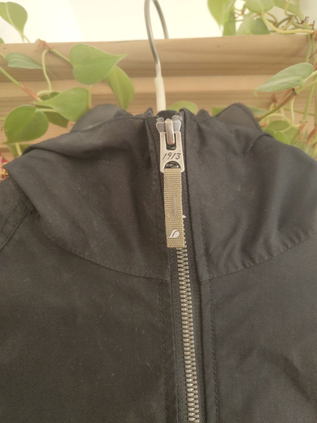 Didriksons Giacche: Schwarze Regenjacke, länger geschnitten – Usato da Rheinau venduto da miriam_j 1