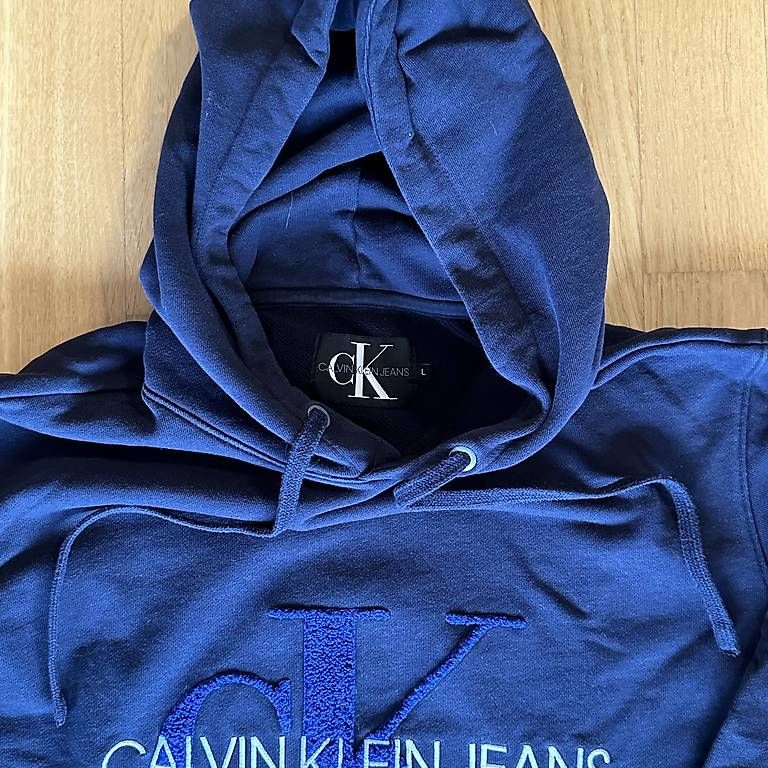 Calvin Klein Maglioni & Felpe: Calvin Klein Pullover / Hoodie - Gr. L – Usato da Ittigen venduto da Fabulous_Fab1 2