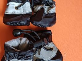 Hundeschuhe, S, schwarz mit Reflektoren vier Stück neuwertig