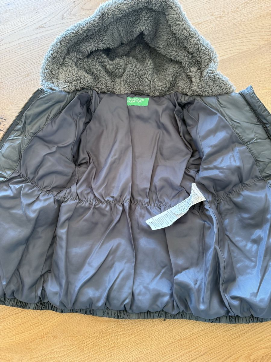 Benetton Vestes & Manteaux: Winterjacke Benetton Grösse 1Y – D'occasion à Goldswil par Fisel 2