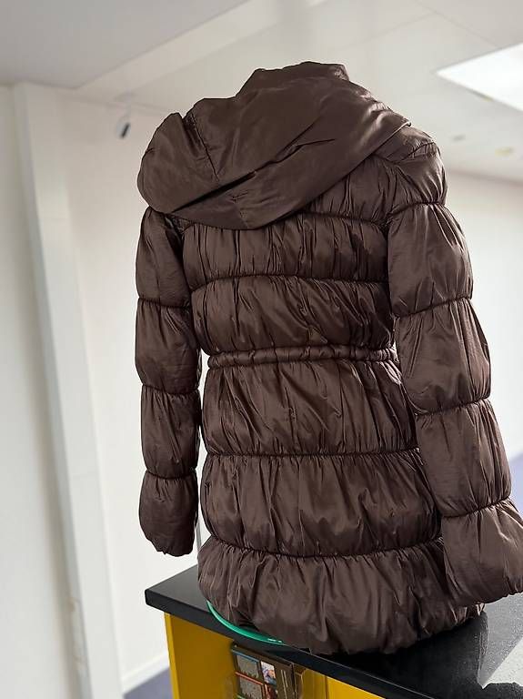 Manteaux: Steppmantel mit Kapuze metallic optic – D'occasion à Steinhausen par deikoon 2