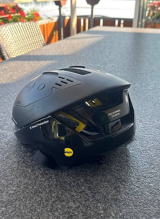 Caschi: Sweet Protection x Pas Normal Studios Helm – Usato da Basel venduto da fab_h99b 3