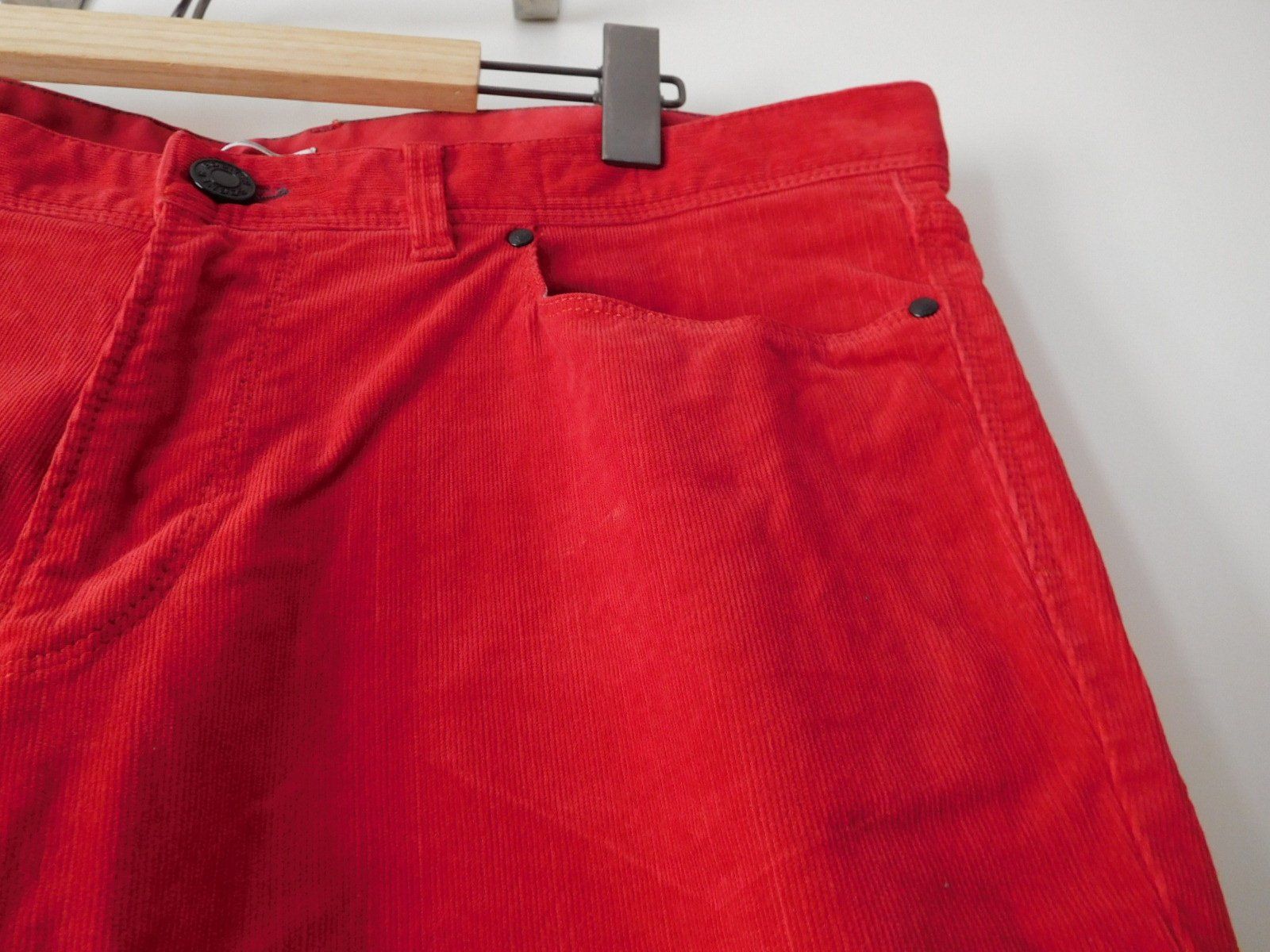 Bogner Pantaloni: BOGNER Herren HOSE Feincord rot Gr. 54 – Nuovo (secondo la descrizione) da Holziken venduto da Rupe 2
