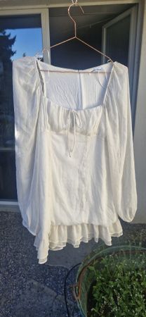 Sommerliches Kleid Weiss Grösse M, ideal für Feste 