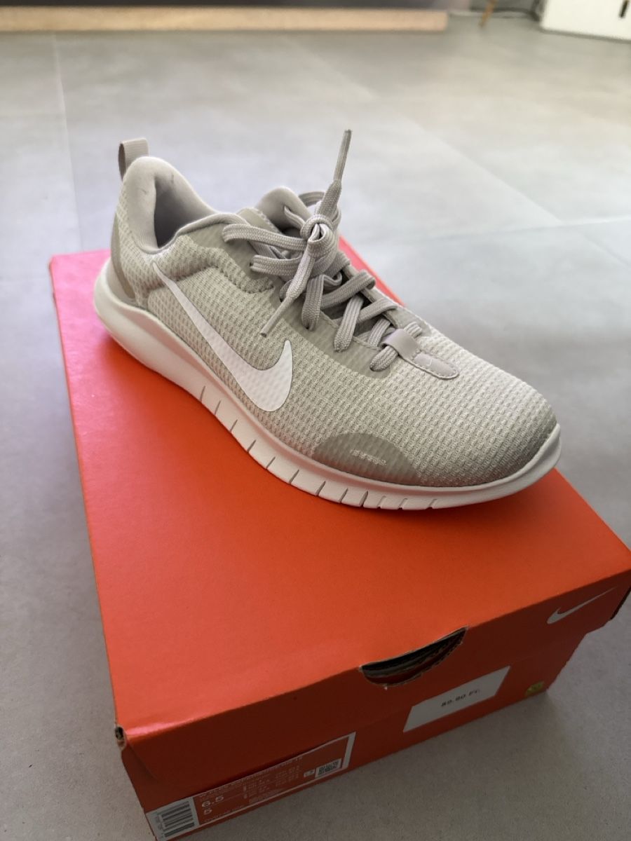 Nike Damenschuhe: Nike W Flex Experience RN 12 trainers EUR 37.5 – Neu und originalverpackt aus Lugano von MrVooDoo 2