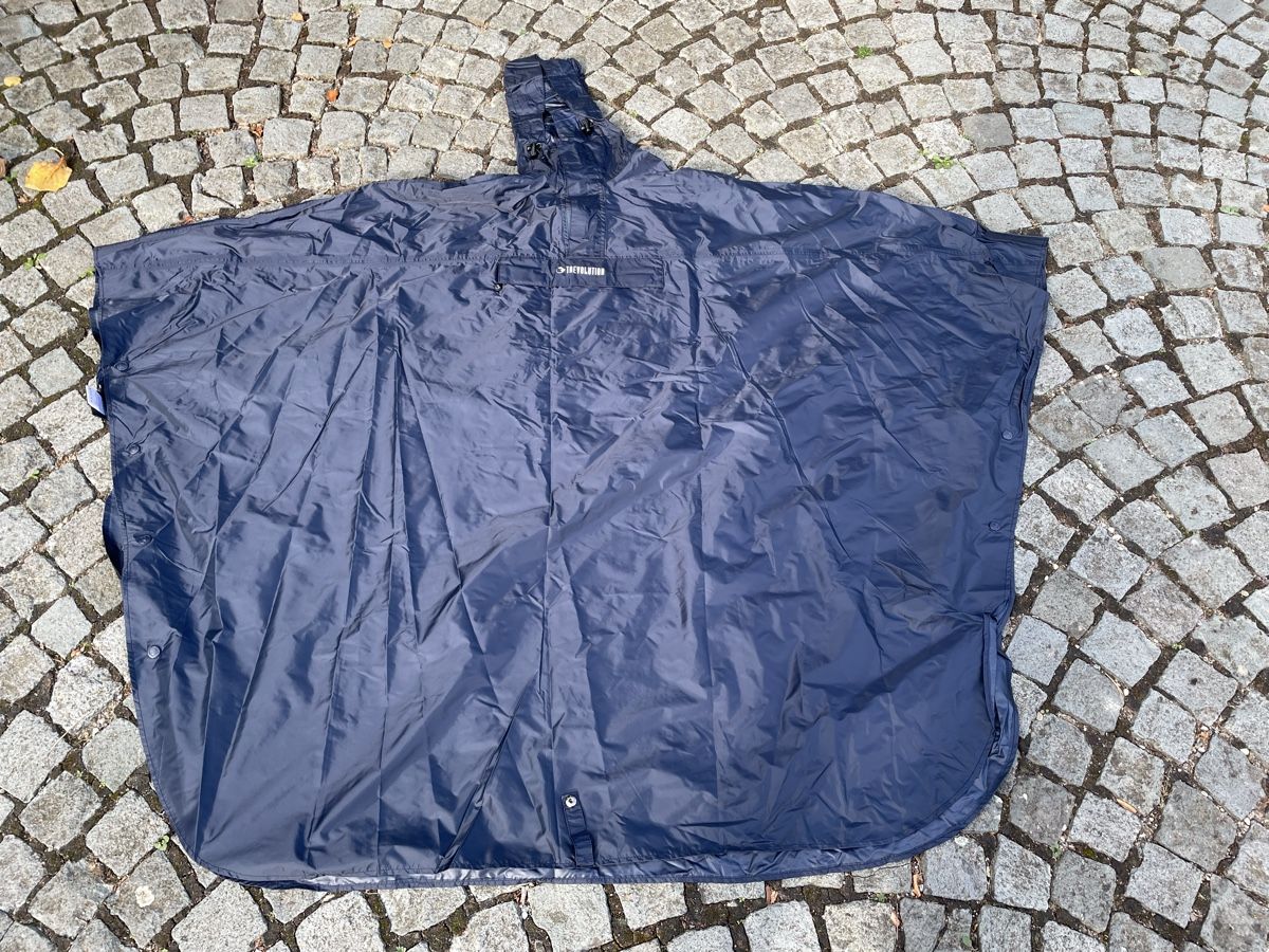 Trevolution Jacken: Regenponcho – Neu (gemäss Beschreibung) aus Kilchberg ZH von Tscharva19