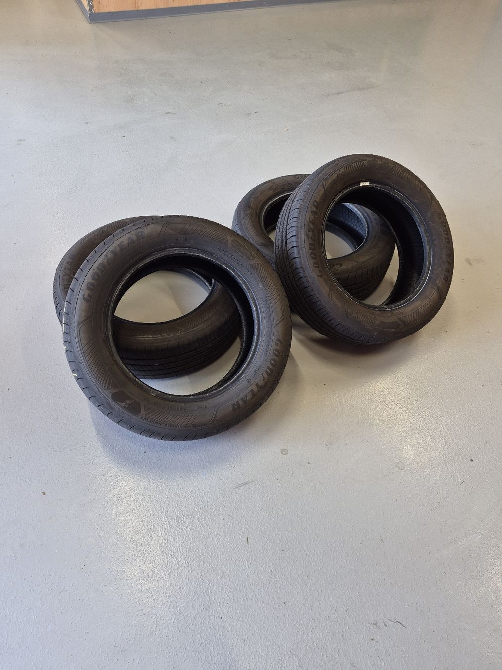 Goodyear Pneumatici & Ruote complete: Pneu Goodyear EfficientGrip Performance 2 – Usato da Lyss venduto da NidDis2.0