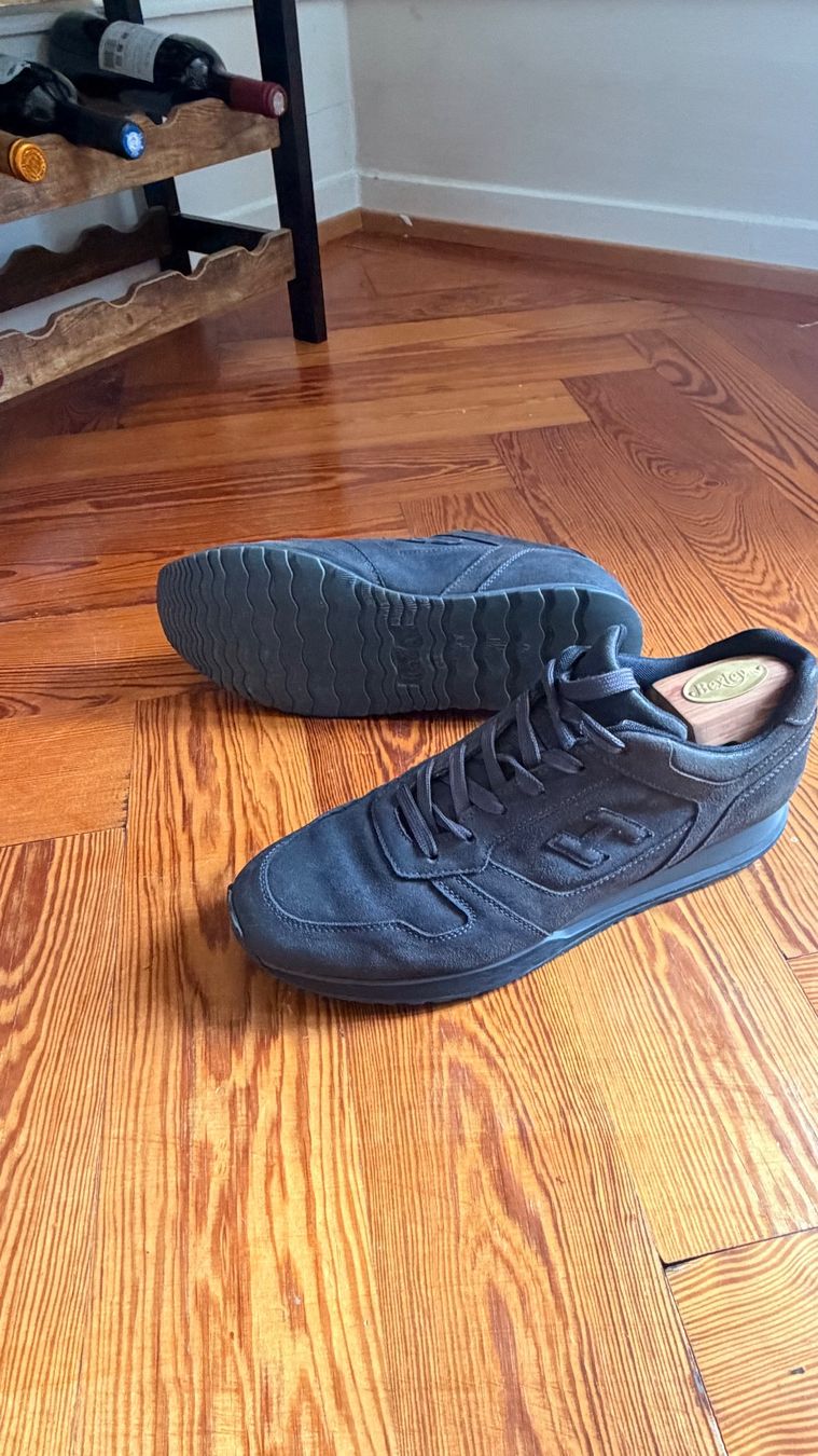 Hogan Scarpe da uomo: Hogan Suede Sneakers – Usato da Genève venduto da SwissBoug 1