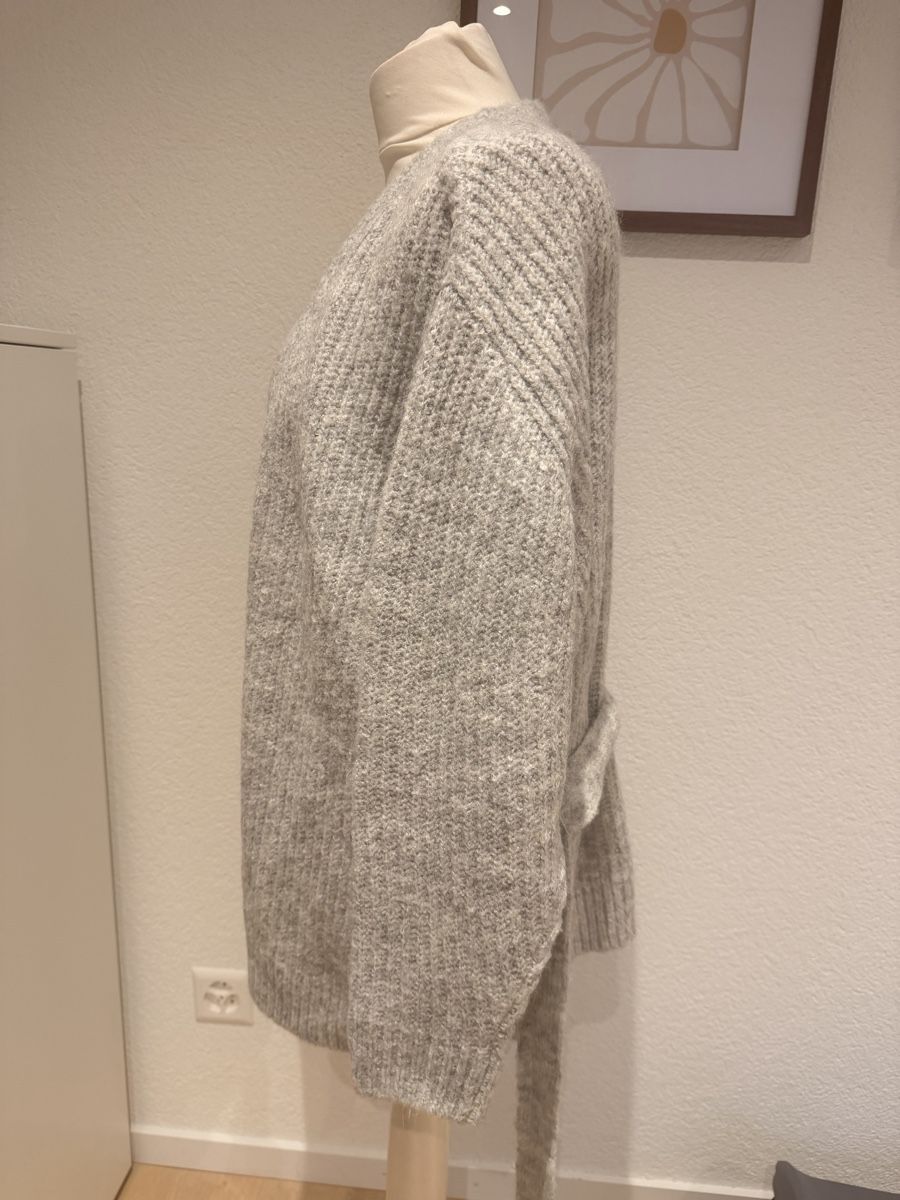 Other Stories Maglioni & Felpe: EDITED Strickjacke Gr. XL 42 grau mit Bindegürtel – Usato da Itingen venduto da Granini_93 1