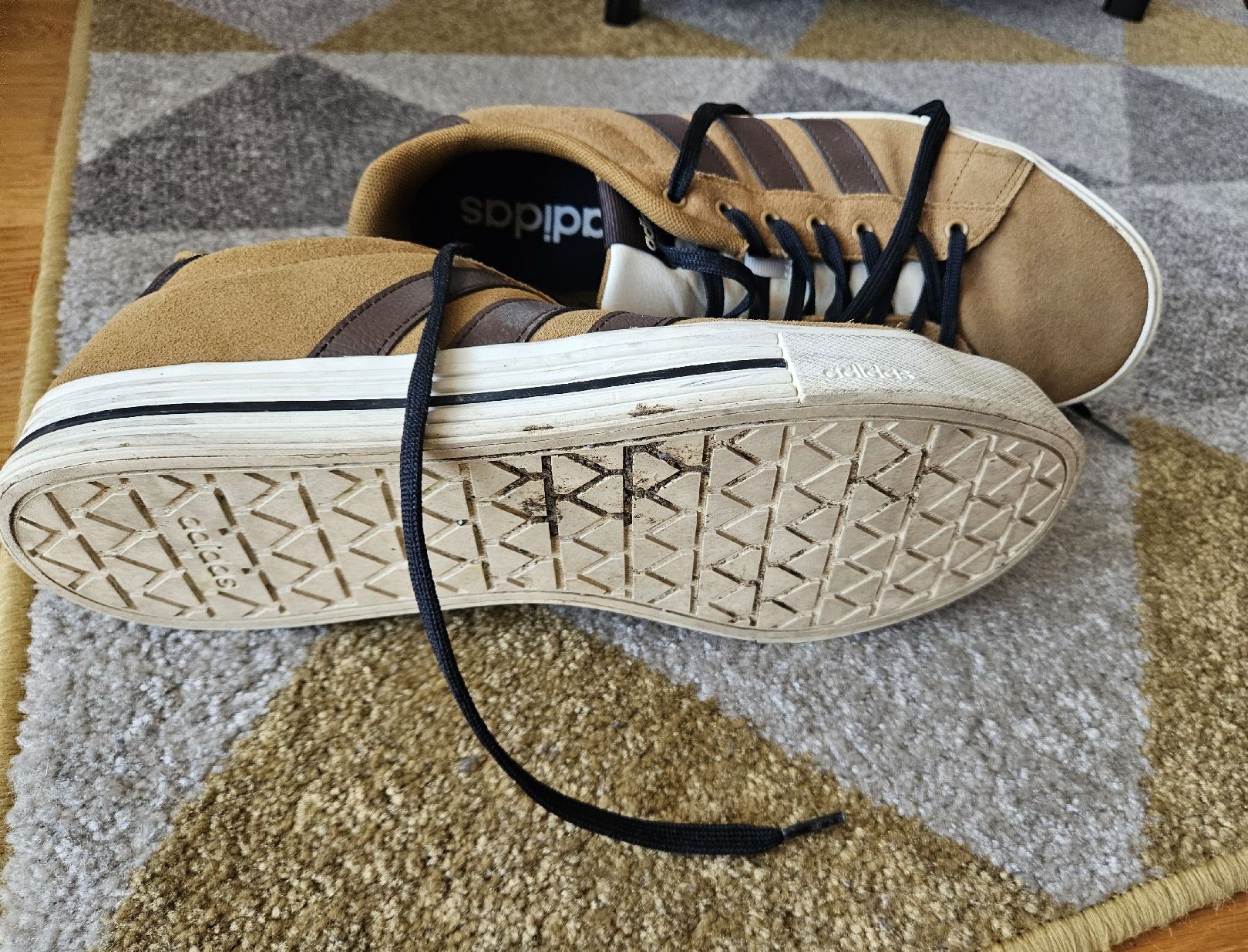 Adidas Herrenschuhe: Adidas Turnschuhe 47 1/2 – Gebraucht aus Gossau SG von Lina_0 3