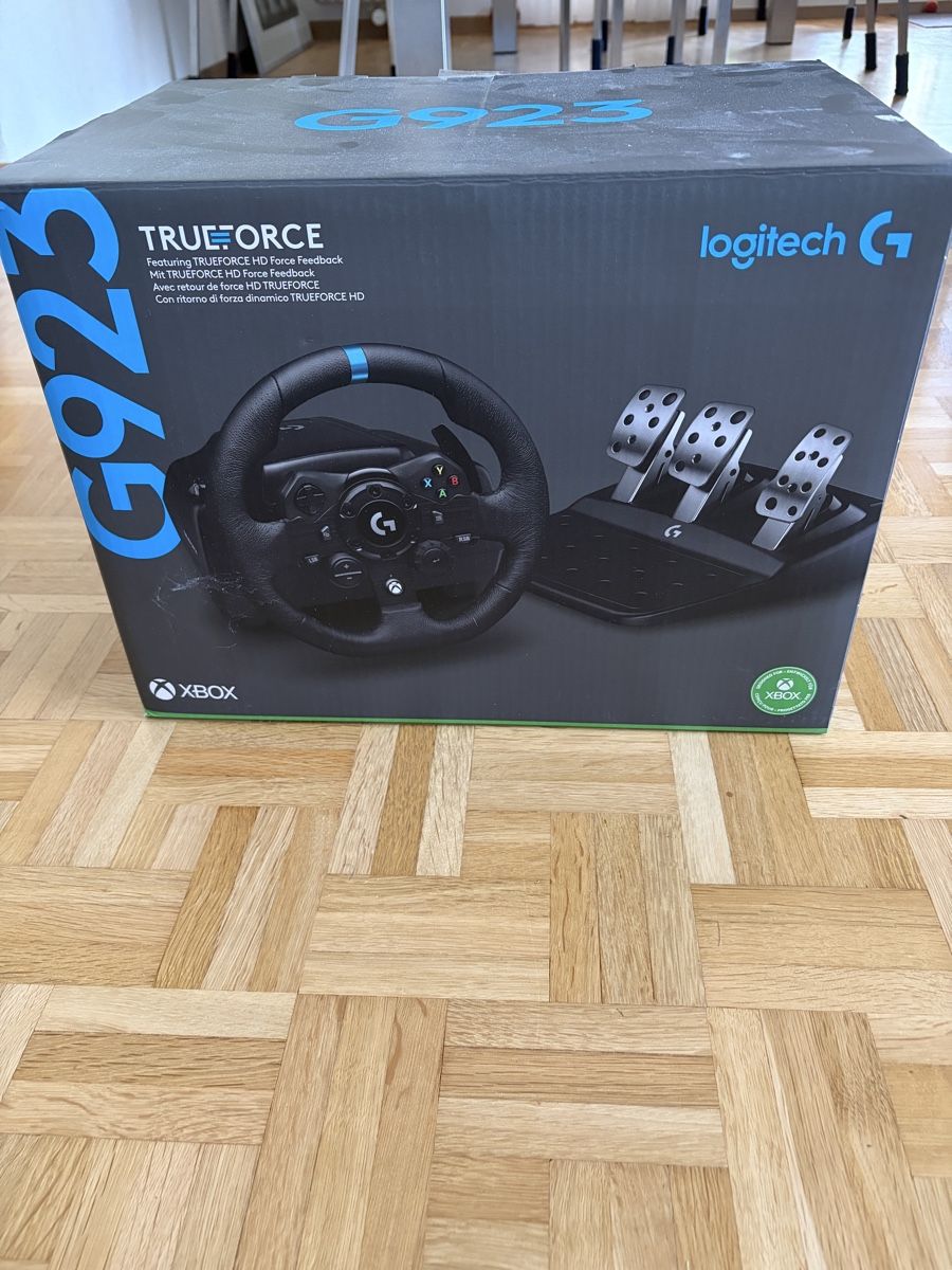 Logitech Manettes: Logitech G923 Trueforce Lenkrad mit Pedale Xbox – D'occasion à Düdingen par Ivan2007 1