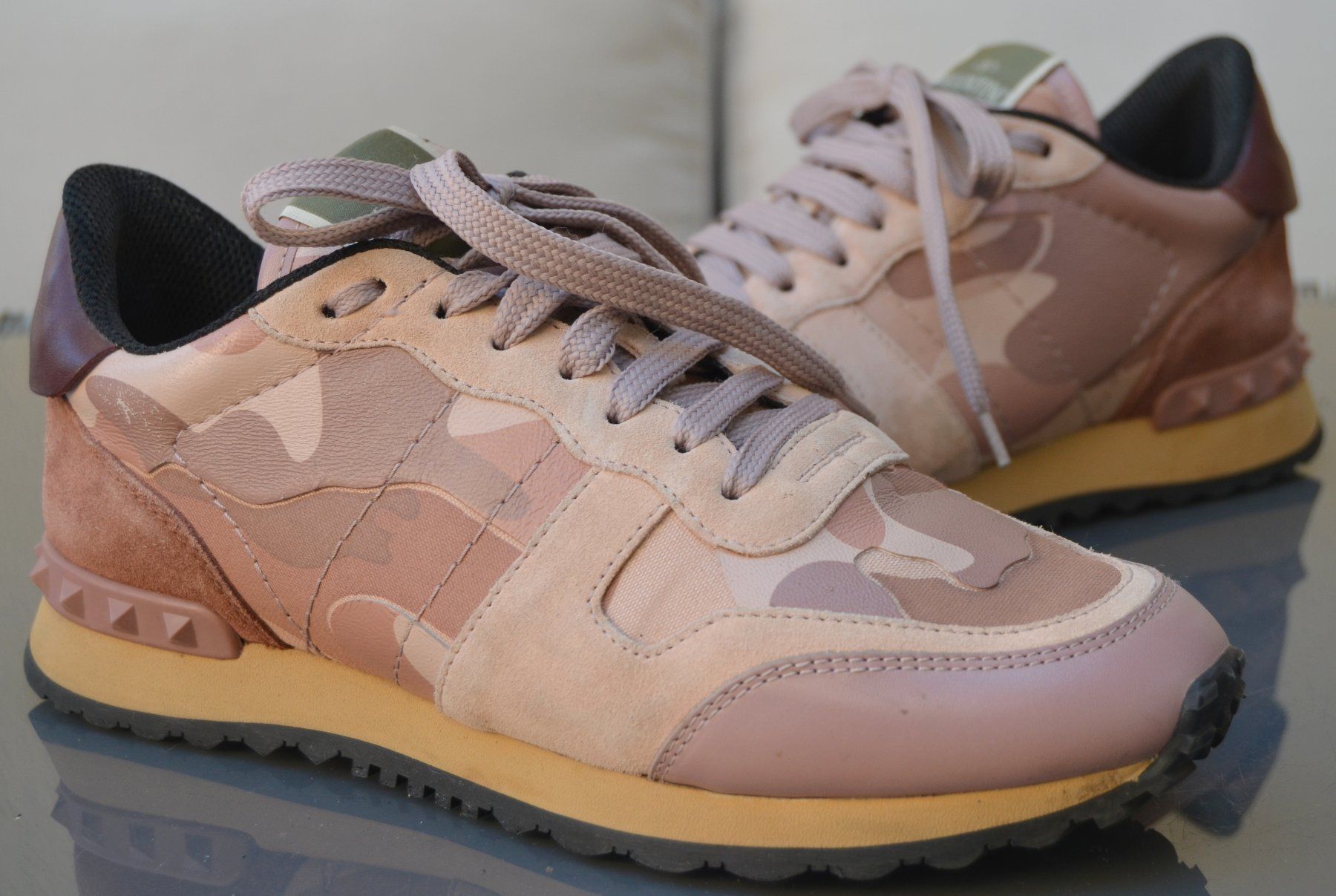 Valentino Scarpe da donna: Sneakers Valentino Rockstud. 38 – Usato da Collonges venduto da Auganien