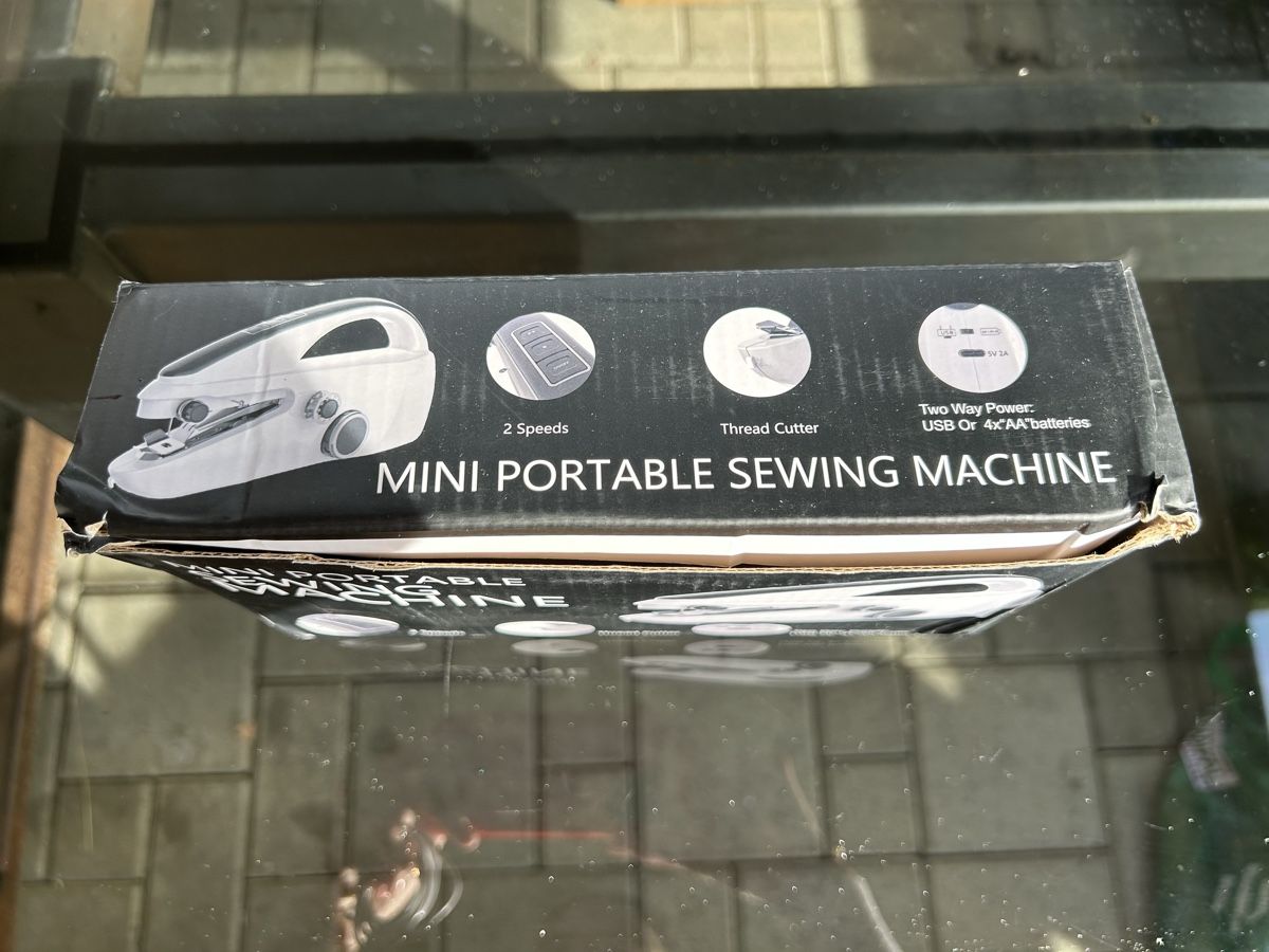 Macchine da cucire: New Mini Portable Sewing Machine - Compact and Convenient! – Nuovo (secondo la descrizione) da Saland venduto da ele_vc96 2
