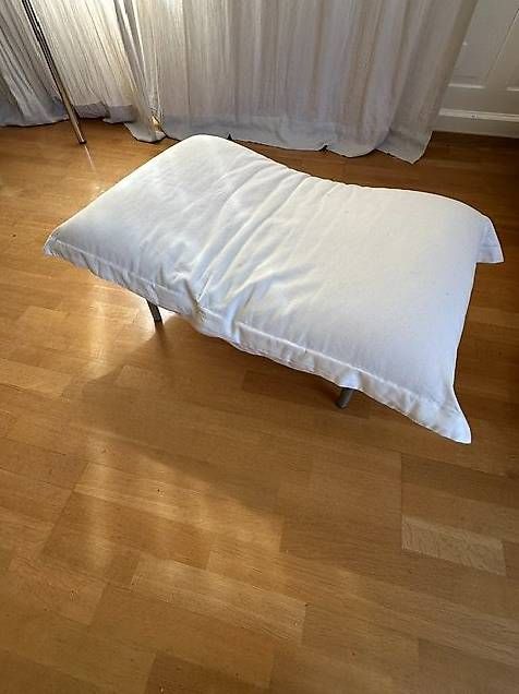 Sgabelli: Ligne Roset Calin Pouf / Hocker  – Usato da Zuerich venduto da Tozde