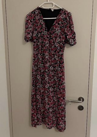 Sommerliches Blumenkleid von Divided, Grösse 34
