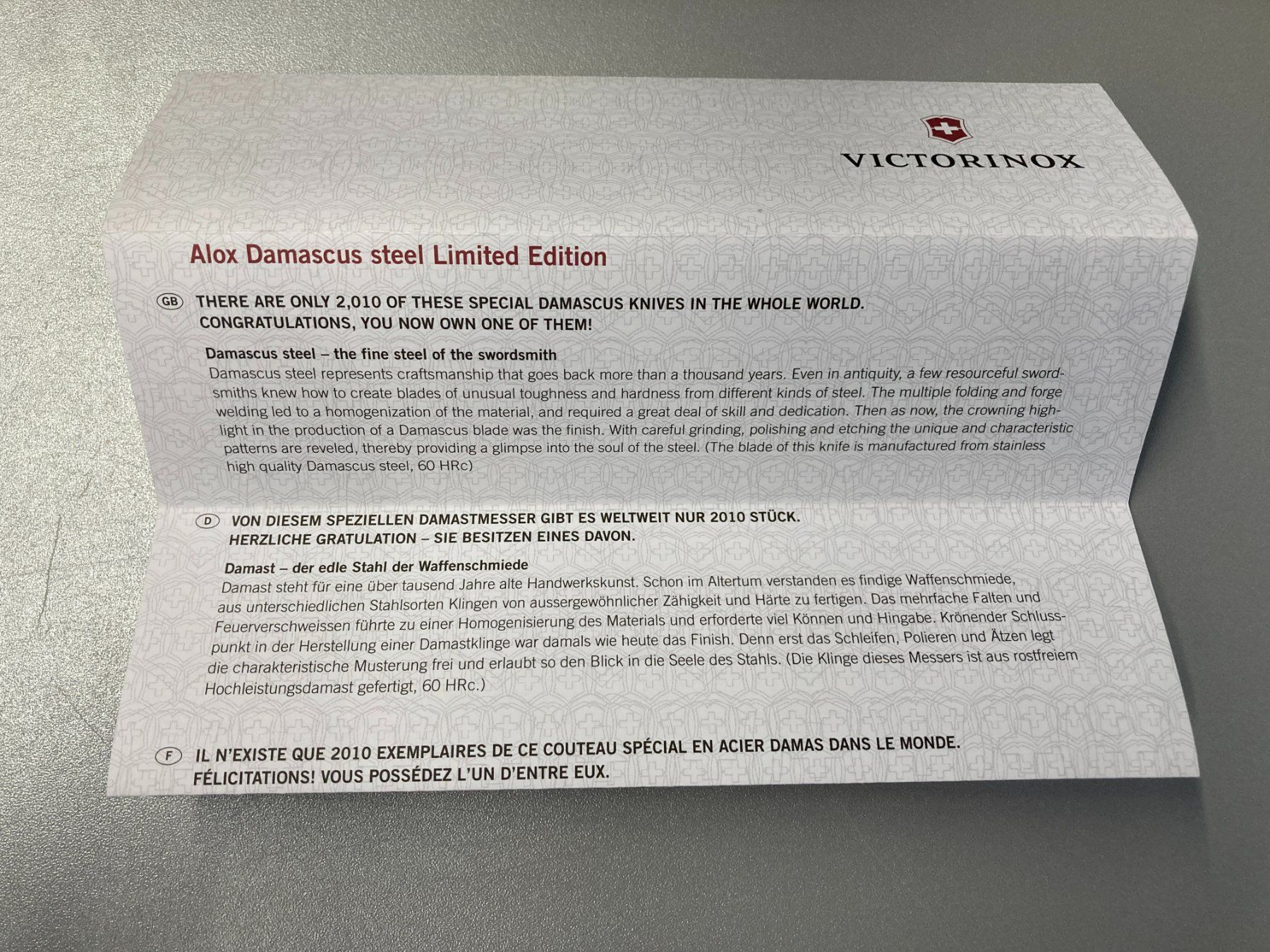 Victorinox Coltelli tascabile: Verpackung zu Victorinox Damast 2010 – Nuovo (secondo la descrizione) da Schwyz venduto da chriesibraegel_1291 2