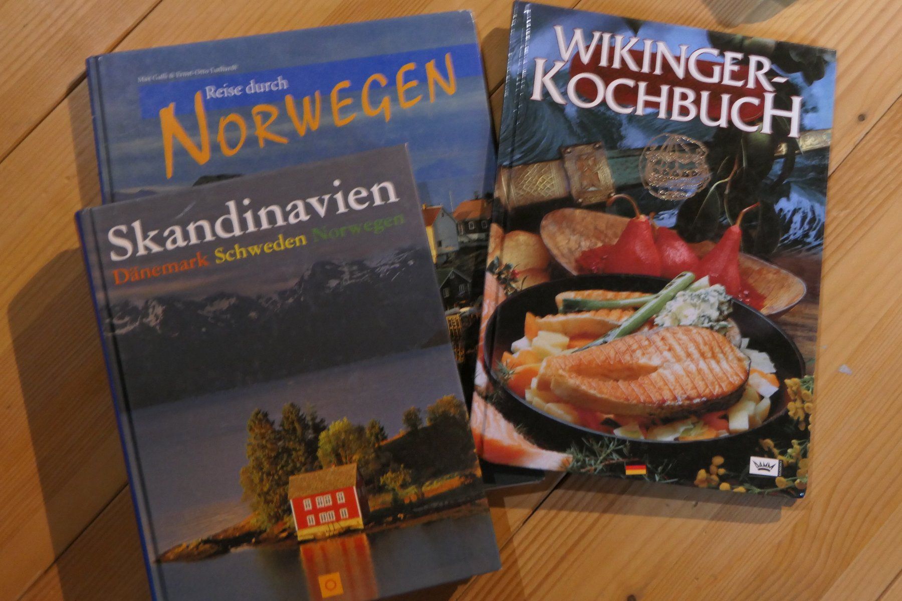 Libri: Bücher Norwegen – Usato da La Sagne NE venduto da bet_g298 4