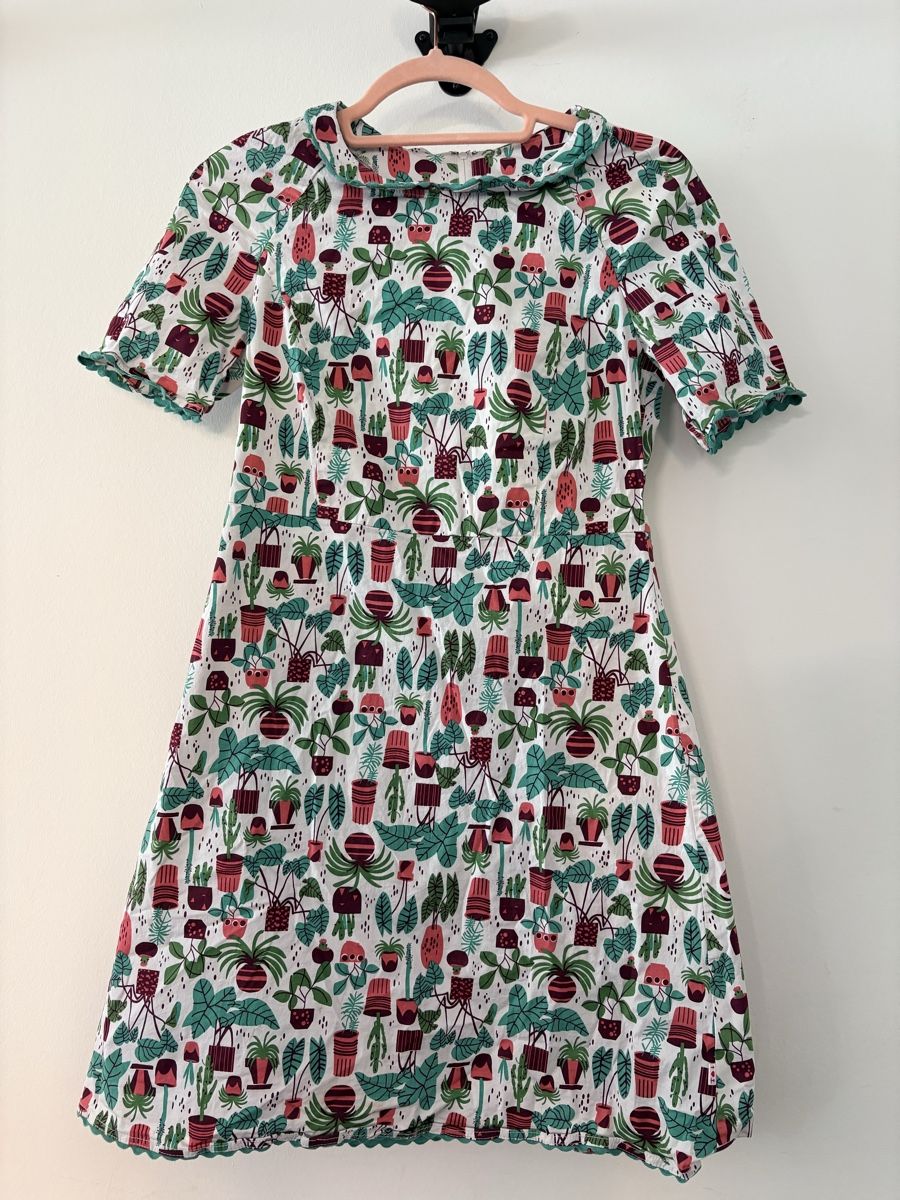 Robes: Robe motif jardin taille S – D'occasion à Lausanne par france.guillermin
