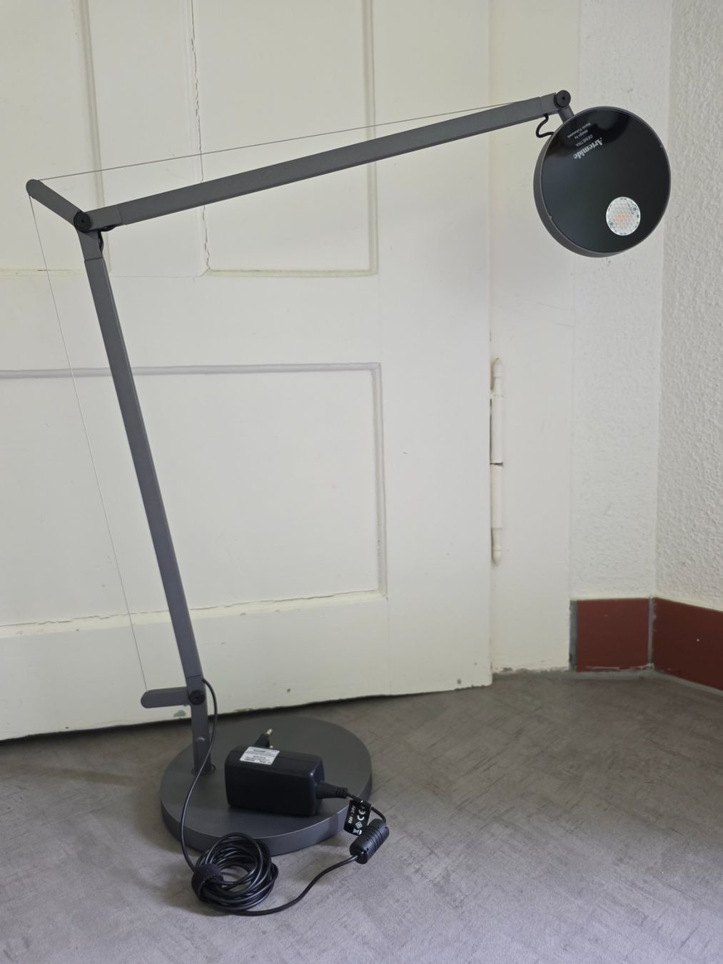 Artemide Lampade: Artemide Demetra LED Tischleuchte grau – Usato da Zürich venduto da mar_eis667
