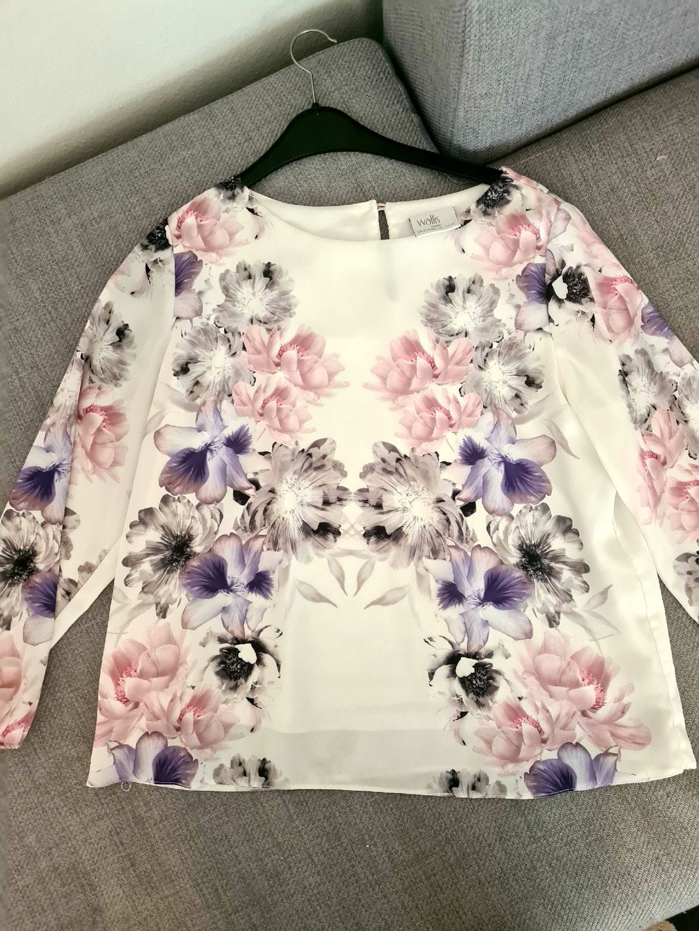 Camicette: Bluse mit wunderschönem floralen Muster von Wallis Gr. 46 – Usato da Zürich venduto da nel_k752 2