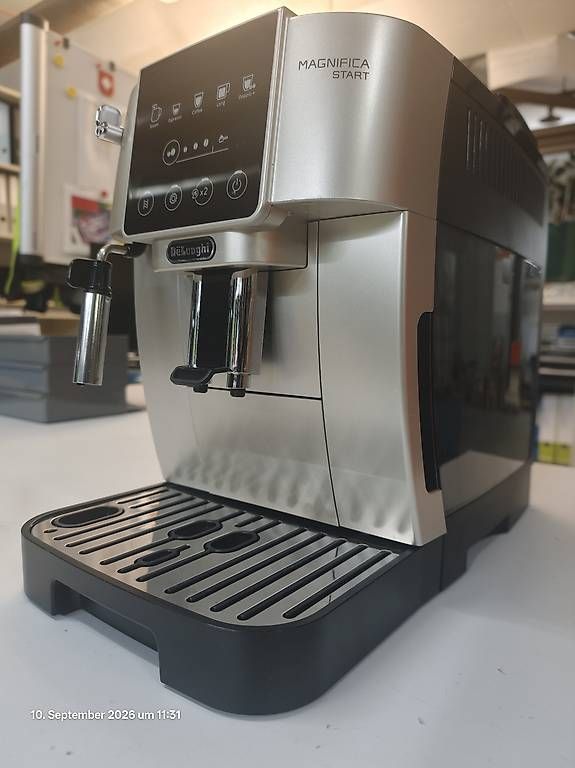 De'Longhi Macchine per caffè & Macchine per espresso: De Longhi Magnifica Start – Usato da Küssnacht am Rigi venduto da Arihar 1