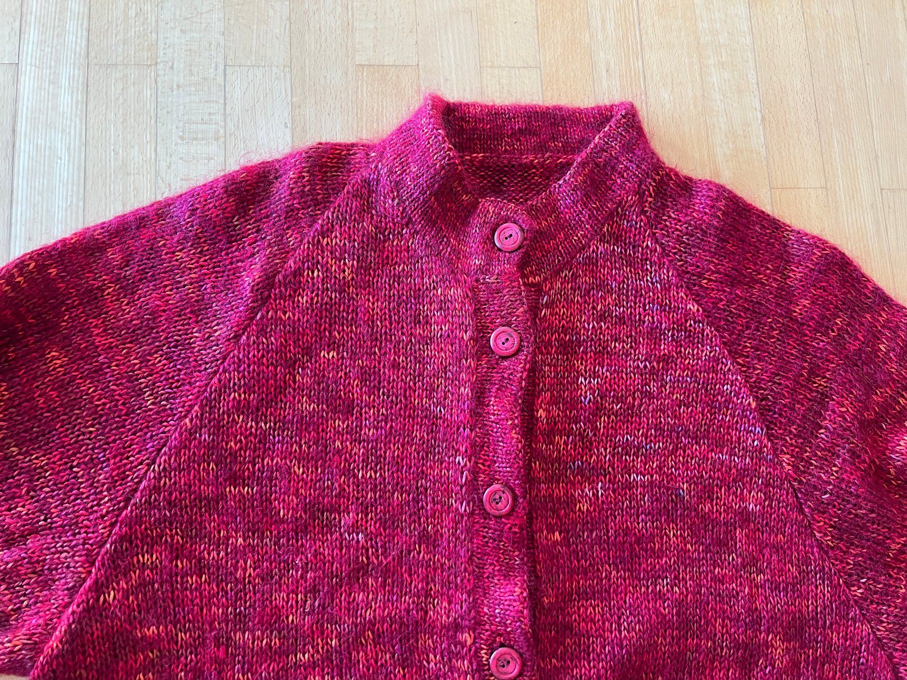 Vestes: Strickjacke  Damen – D'occasion à Frümsen par amadiss 1