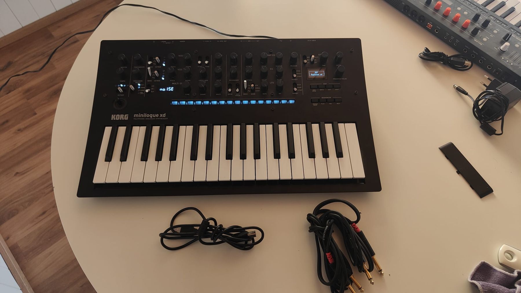 Korg Strumenti musicali: Korg Minilouge XD Polyphonic Synthesizer – Nuovo (secondo la descrizione) da Merligen venduto da tom_8q59 3