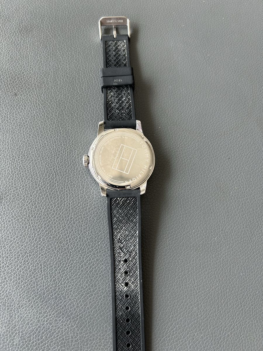 Tommy Hilfiger Orologi: Tommy Hilfiger Herrenuhr – Usato da Emmen venduto da Carbru 2