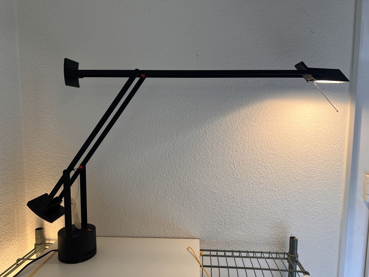 Lampade: Lampe Artemide Tizio – Nuovo (secondo la descrizione) da Neuchâtel venduto da Ste121