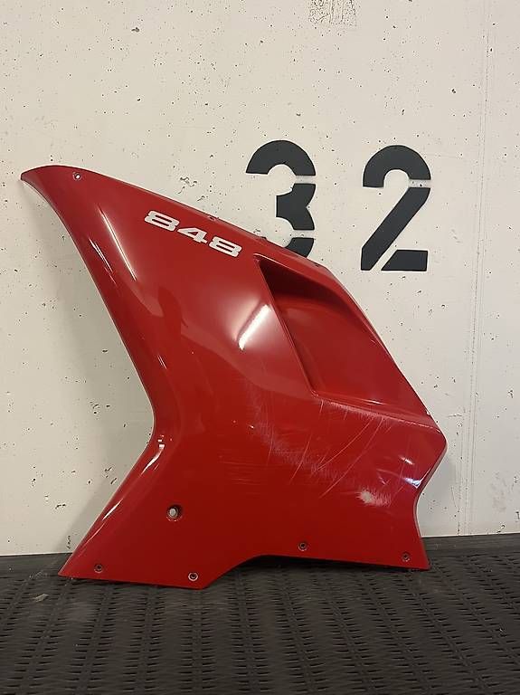 Ducati Toutes les pièces détachées moto: Ducati 848 – D'occasion à Ascona par smazuchis