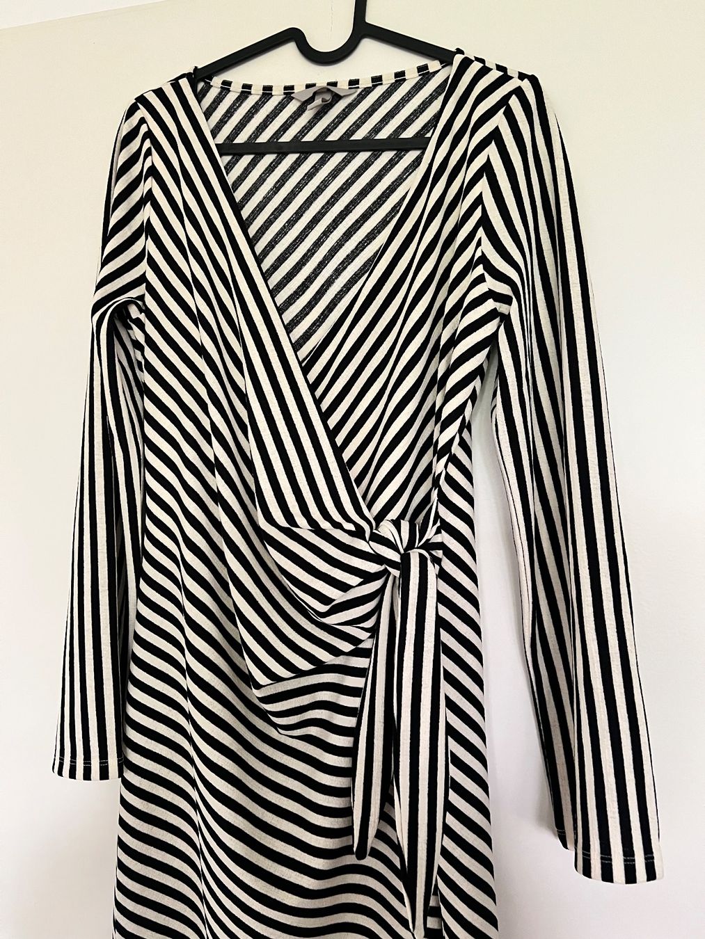 H&M Vestiti: NEU H&M wickel Kleid  / grösse M – Nuovo (secondo la descrizione) da Effretikon venduto da YaMn 3