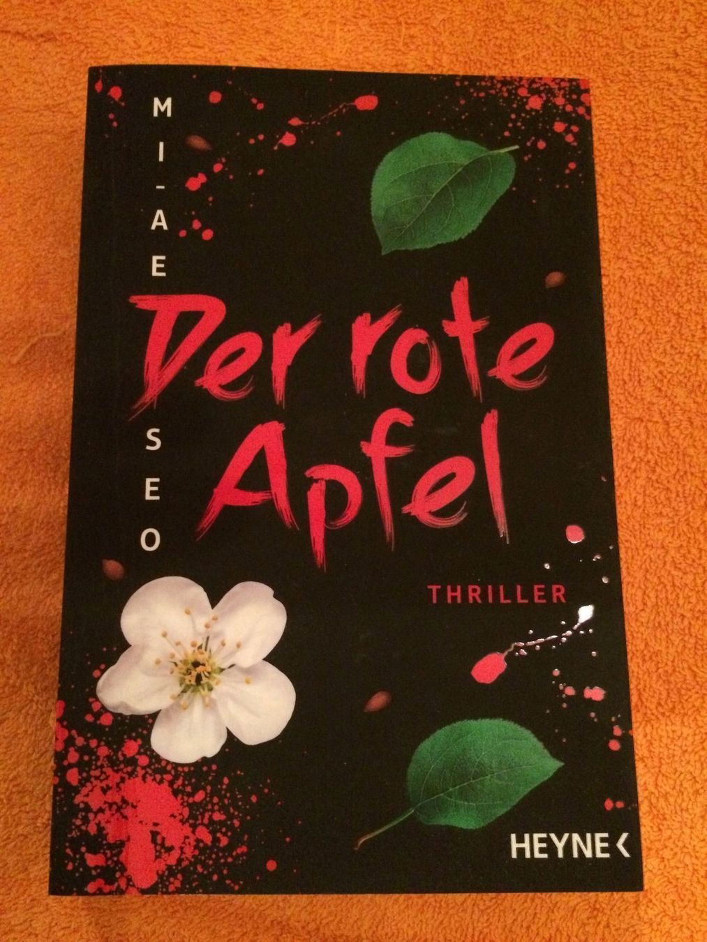 Libri: Mi-Ae Seo - Der rote Apfel, Roman – Nuovo (secondo la descrizione) da Buchs AG venduto da ReaNaTsch