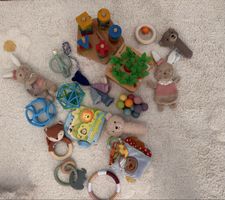 Babyspielzeug, Motorikspielsachen, Rasseln etc. 