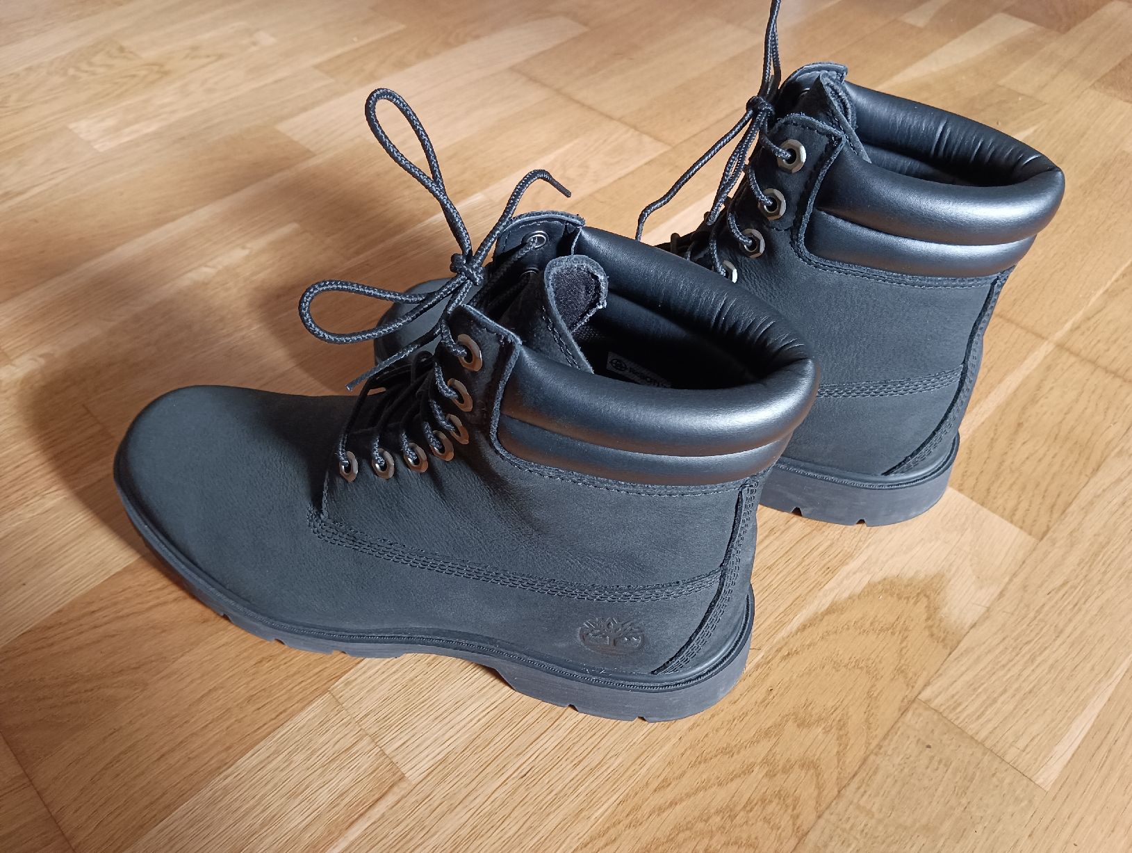 Timberland Herrenschuhe: Neuwertige Timberland 6 inch Basic Herren Winterschuh Gr. 44 – Neu (gemäss Beschreibung) aus Densbüren von H-76 2