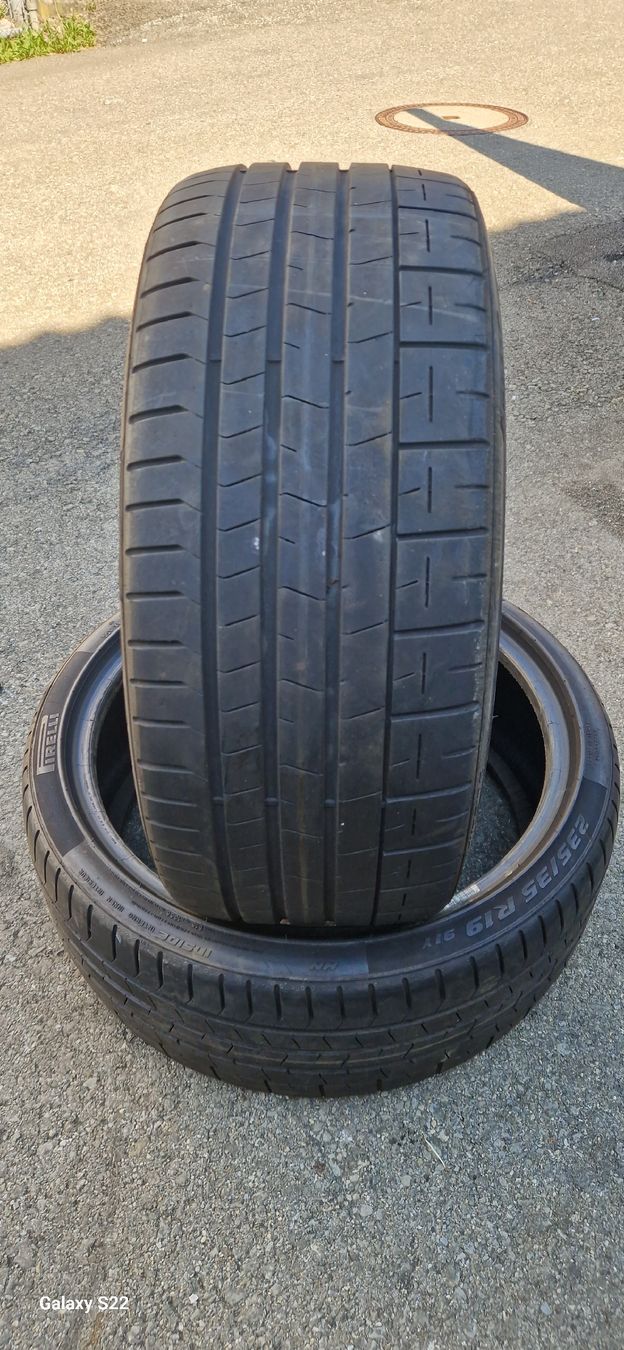 Pirelli Pneumatici & Ruote complete: Sommerpneu 235/35/R29 – Usato da herzogenbuchsee venduto da jamma01