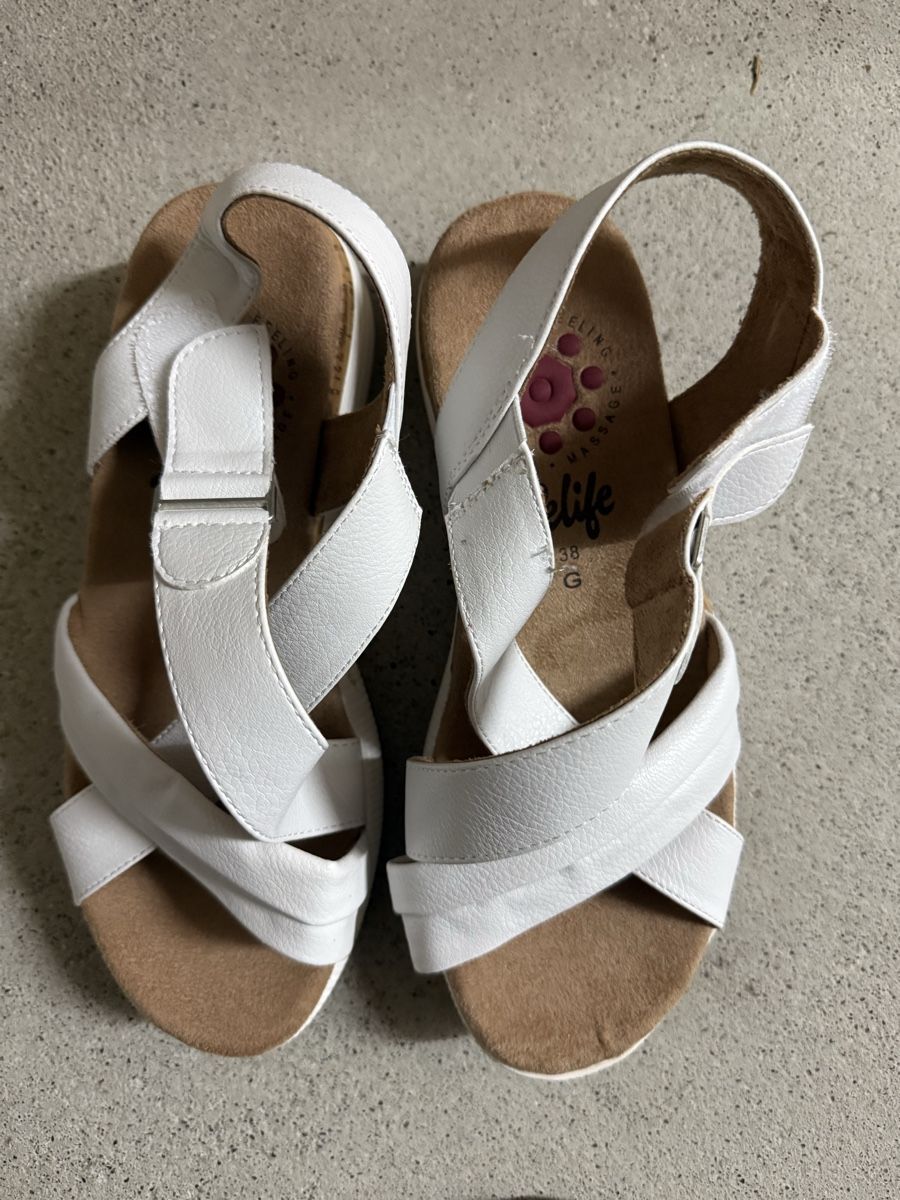 Scarpe da donna: Gebrauchte Damen-Sandalen Gr. 38 – Usato da Wil SG venduto da man_jcm5