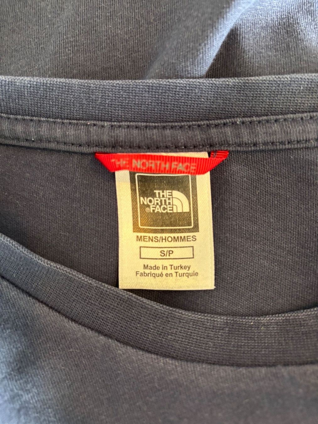 North Face T-shirts: THE NORTH FACE cropped Shirt – D'occasion à Zürich par missmodernage 4