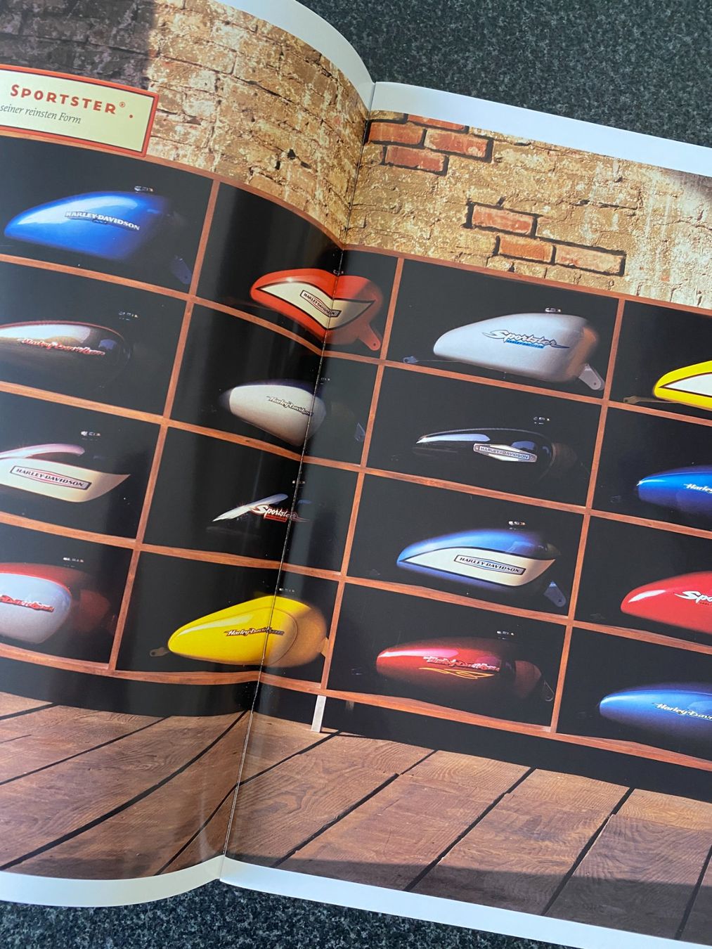 Documenti: Harley-Davidson Katalog, Prospekt, Broschüre 2005 – Usato da Niederhasli venduto da Berno 2