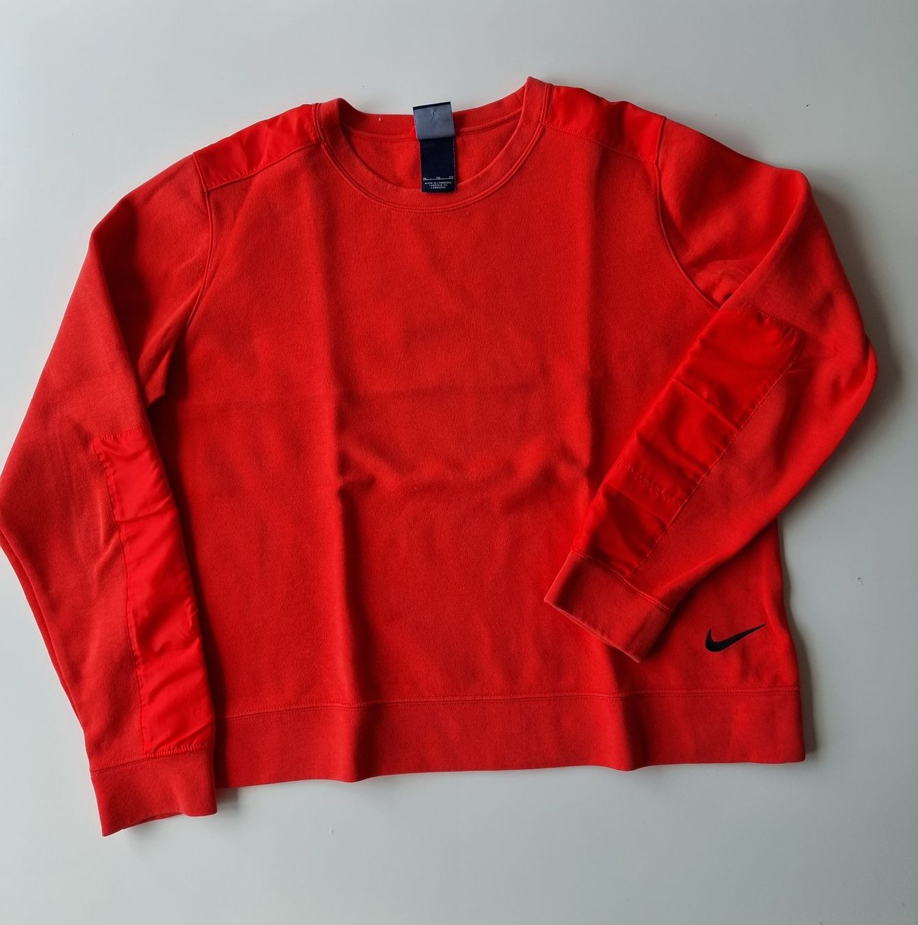 Nike Pullover & Sweatshirts: Nike Pullover – Gebraucht aus Münchenstein von mt25