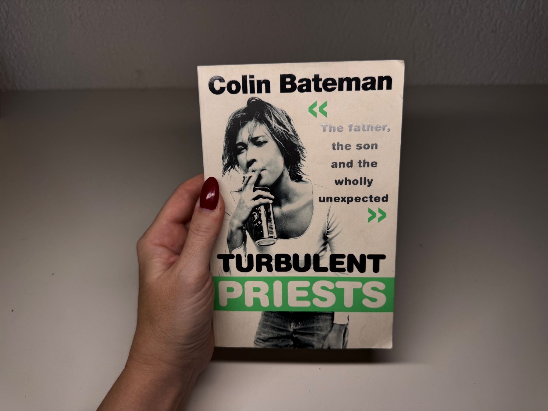 Libri: NOVEL: Colin Bateman, Turbulent Priests – Usato da Grosswangen venduto da English_books