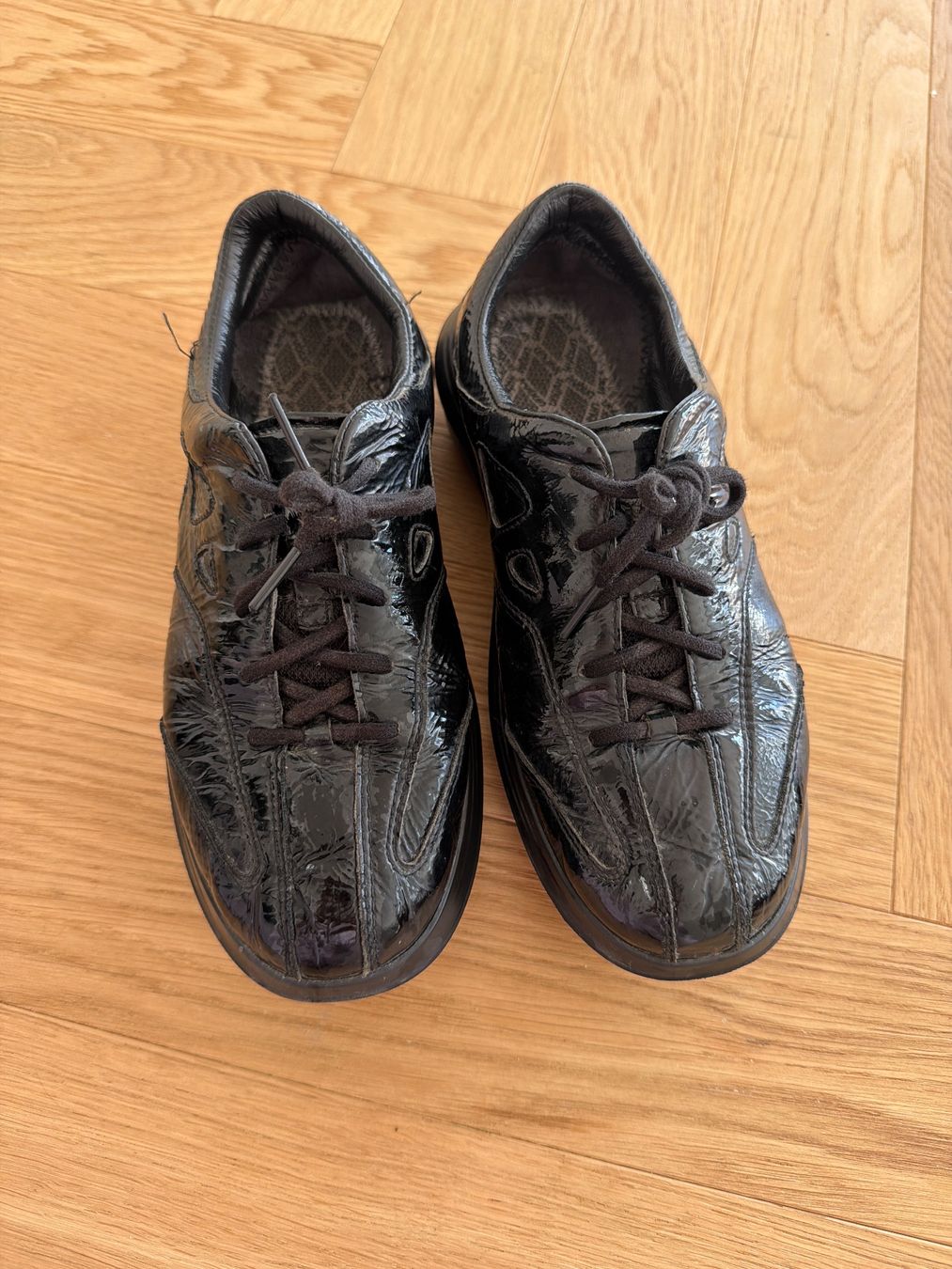 Kybun Chaussures femmes: Damen Kybun schwarz Lackleder Grösse 37 – D'occasion à Roggwil TG par est_r5x7 1