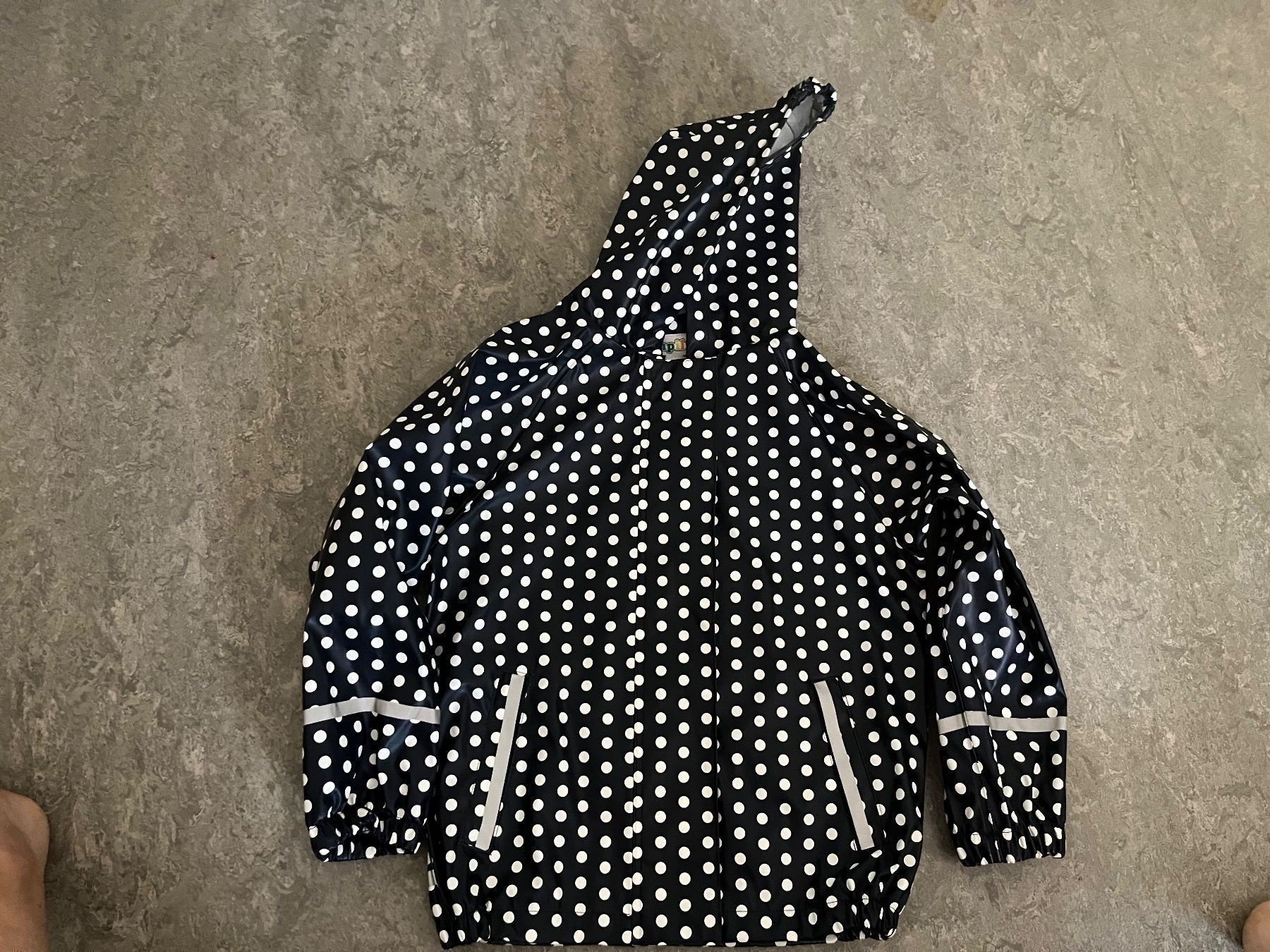 Jacken & Mäntel: Neue Regenjacke für Mädchen – Neu (gemäss Beschreibung) aus Zürich von Dita06