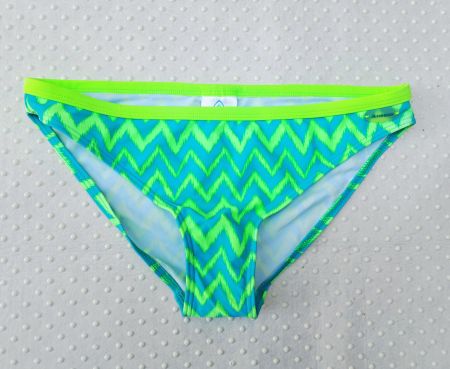 NEU! Cooler FIREFLY Badeslip Gr. 176