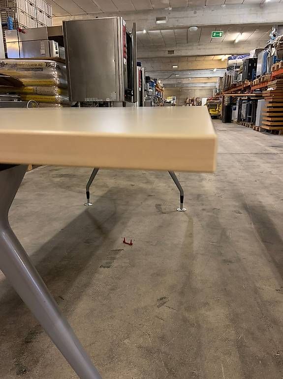 Tavoli: Sitzungstisch Holztisch – Usato da Burgdorf venduto da dkwhummel 3