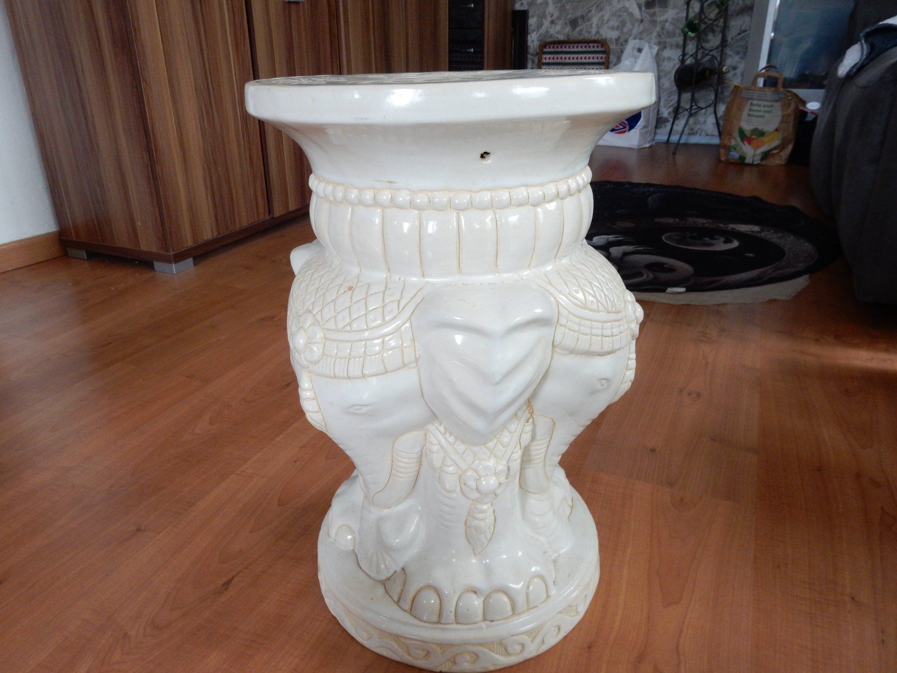 Skulpturen & Statuen: Elefanten Säule Klein aber Oho – Gebraucht aus Balsthal von Subaru11 2