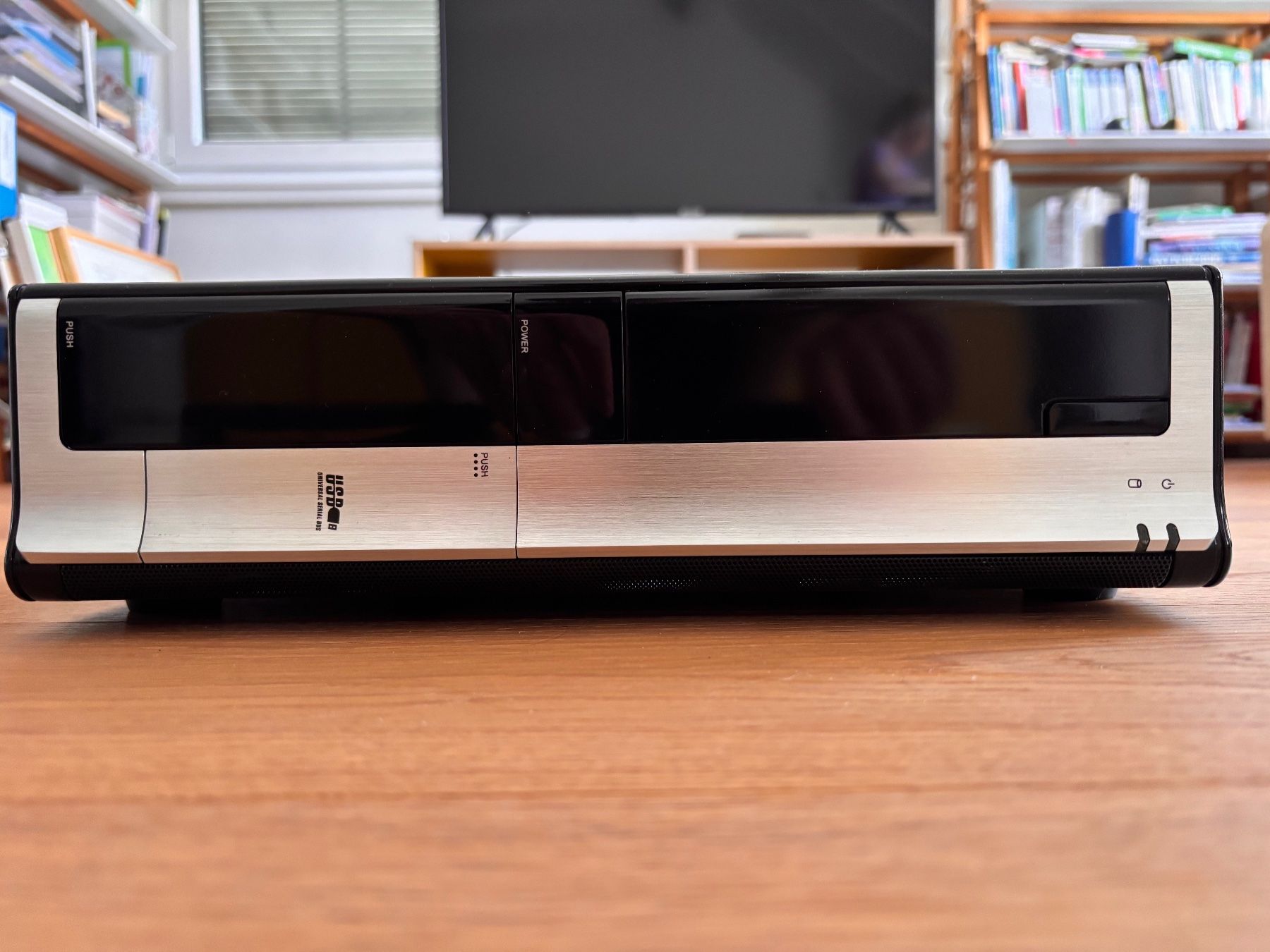 Gehäuse: HTPC - Gehäuse -schwarz formschön – Gebraucht aus Bottmingen von ulr_wvv6