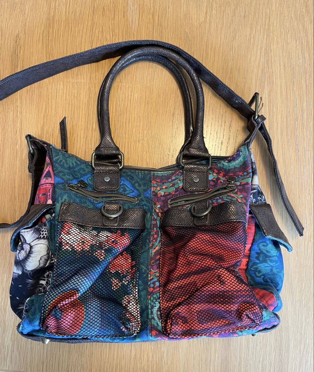 Desigual Borse da donna: Desigual Tasche multicolour gebraucht – Usato da Wetzikon ZH venduto da Steve1971 1
