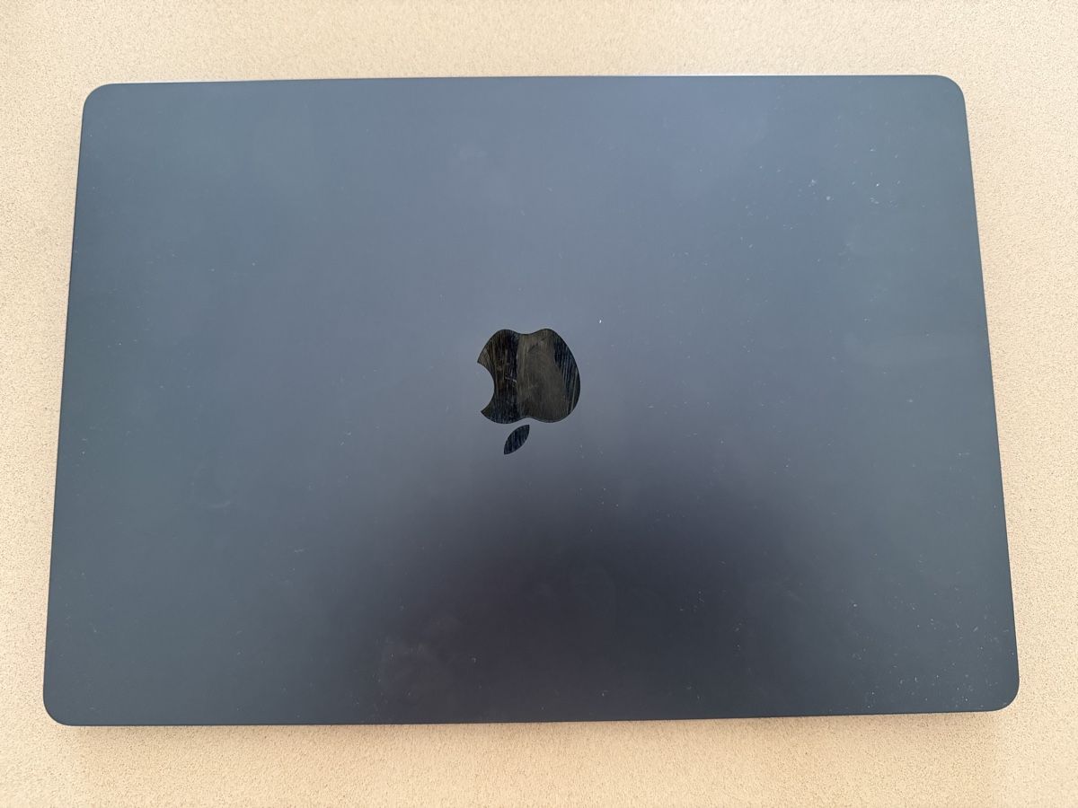 Apple Notebooks: MacBook Air 15 2024 / M3 8-core CPU + 10-core GPU /8GB RAM / – Neu (gemäss Beschreibung) aus Châtel-St-Denis von fofo66