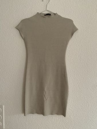 Kleid Zara beige kurz Grösse S