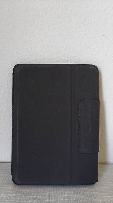 Logitech Tastiere: Logitech rugged folio iPad Hülle 7th, 8th & 9th Generation – Usato da Bern venduto da wade99 4